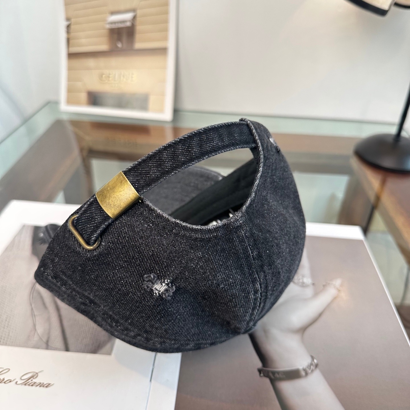 Letter Logo Baseball Cap – New Arrival Minimal Fashion Unisex Style - Image 9