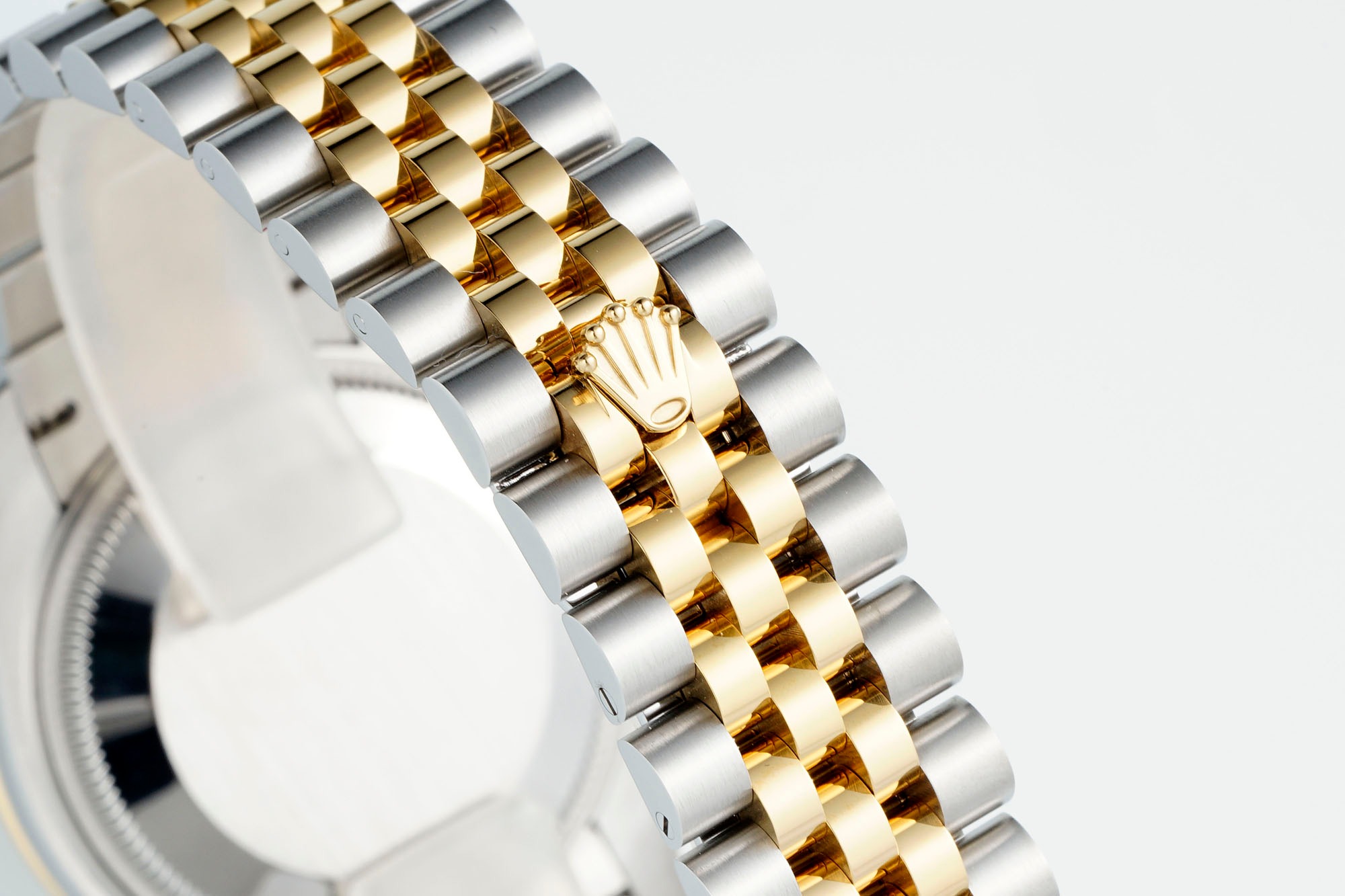 Precision Luxury Watch – Detail-Driven Design with Solid Weighted Build - Image 4
