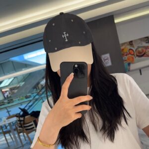 Vintage Distressed Baseball Cap – Korean Style Retro Ripped Streetwear Design
