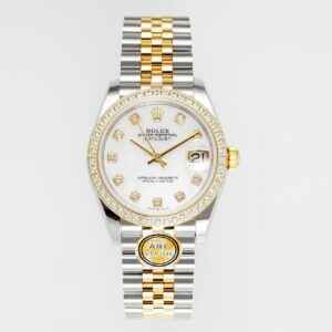 Precision Luxury Watch – Detail-Driven Design with Solid Weighted Build
