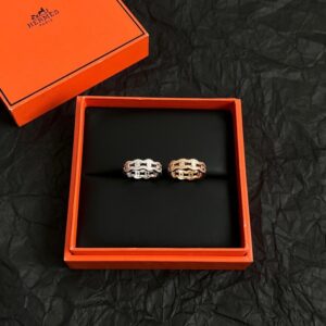 Hermès-Inspired Luxury Ring Elegant High-End Statement Band
