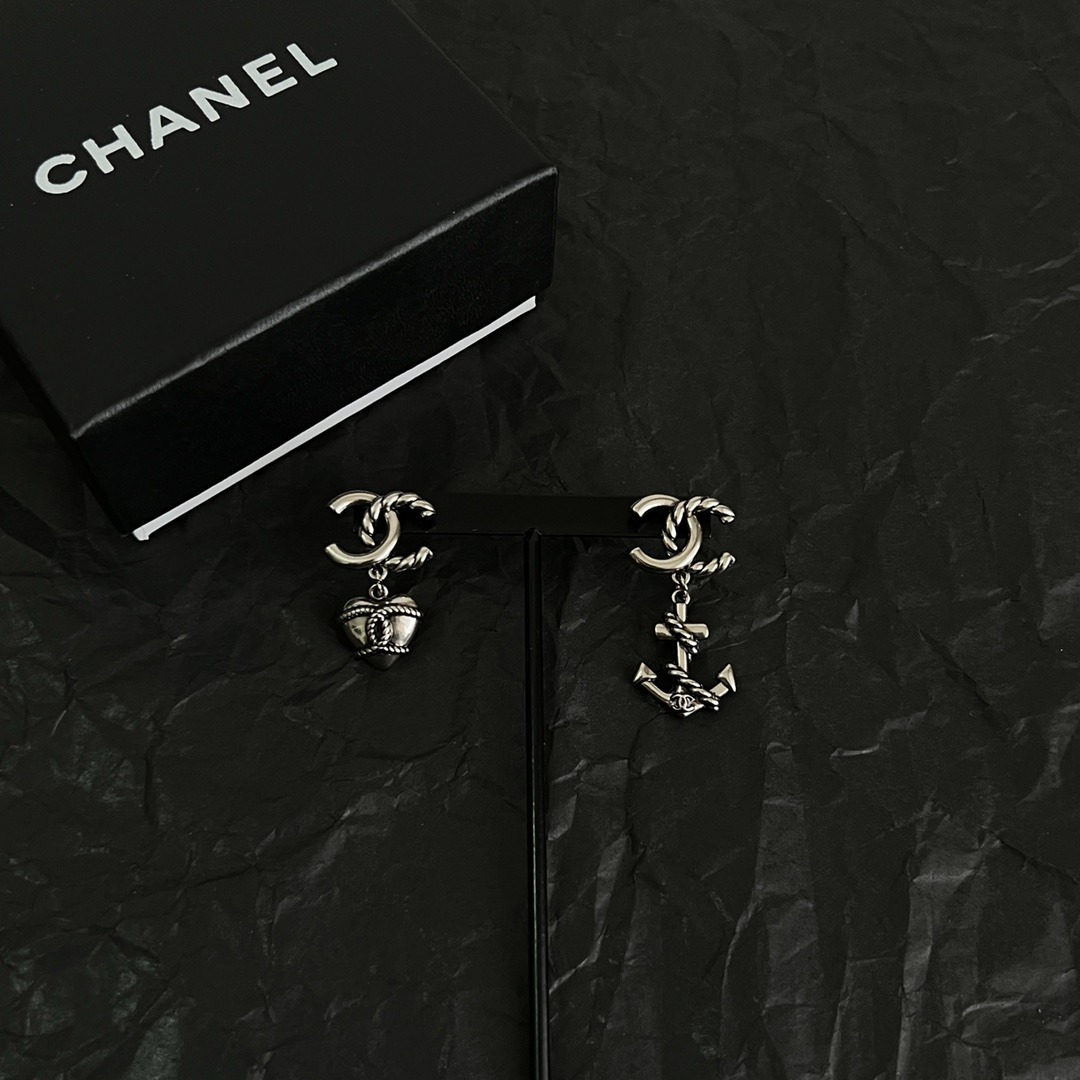 Chanel Vintage Style Earrings Elegant Classic Luxury Design - Image 6