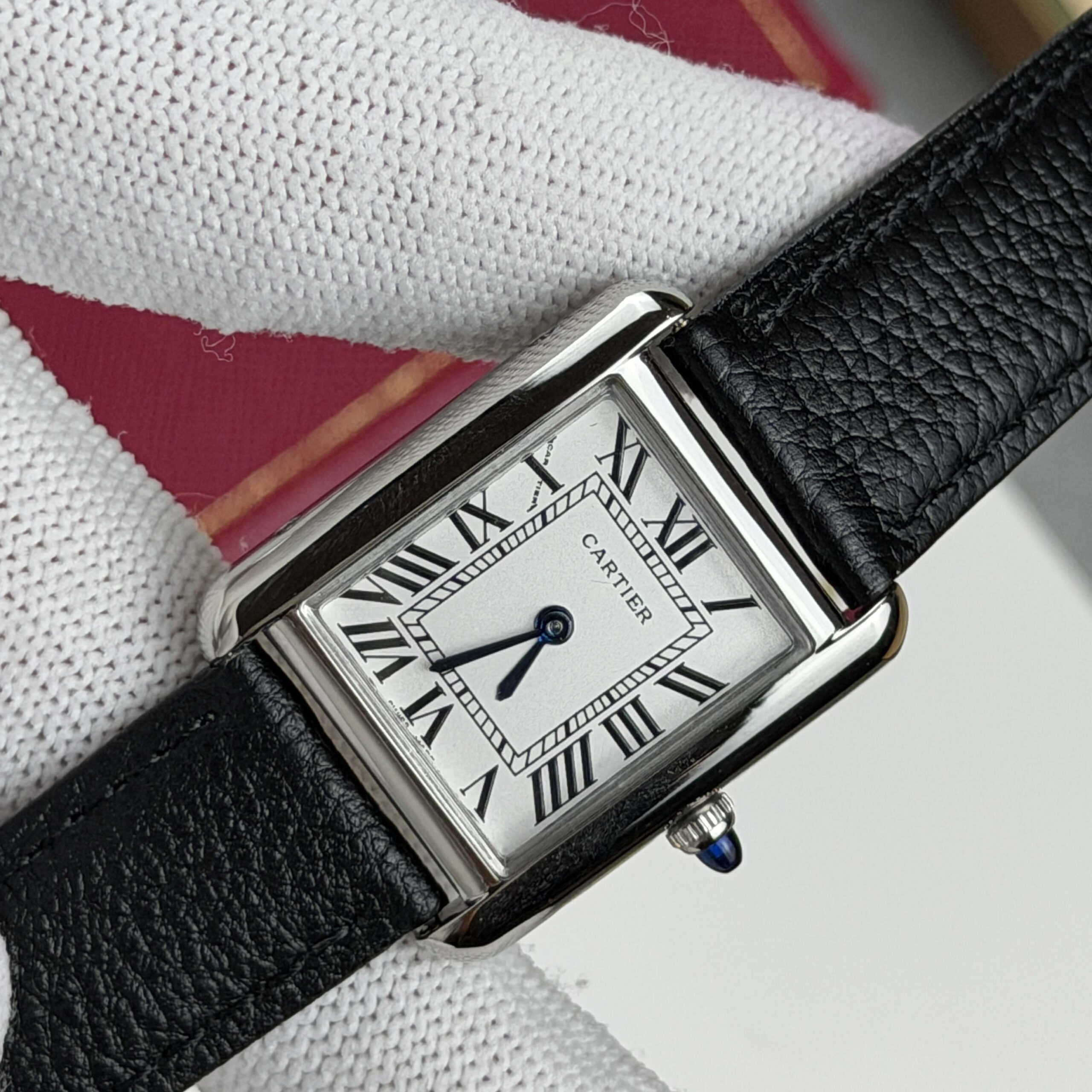 Women’s Rectangular Dial Watch Classic Minimal Luxury Design - Image 4