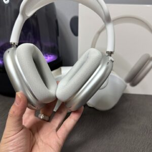 Silver Apple AirPods Max Over-ear Headphones