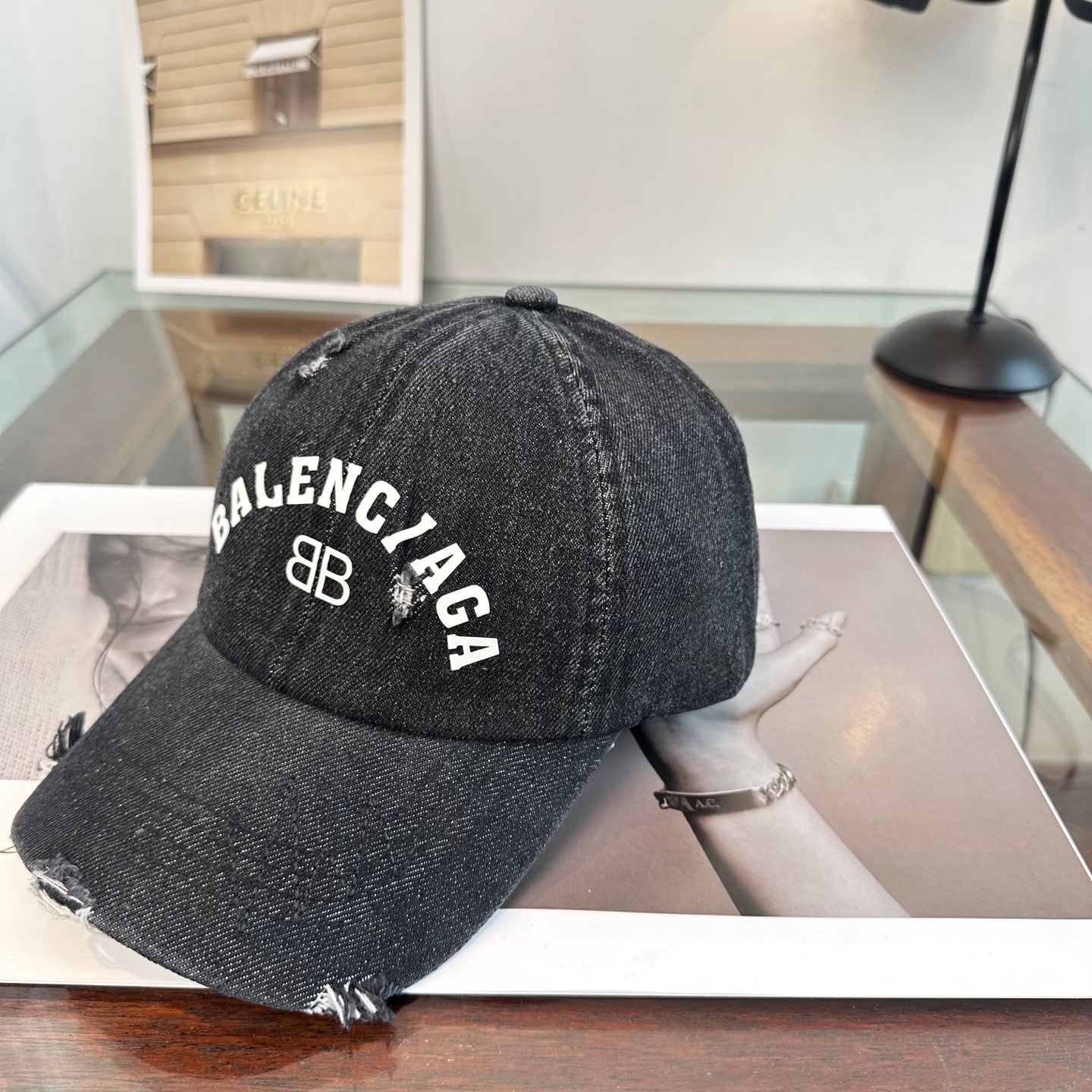 Letter Logo Baseball Cap – New Arrival Minimal Fashion Unisex Style - Image 6