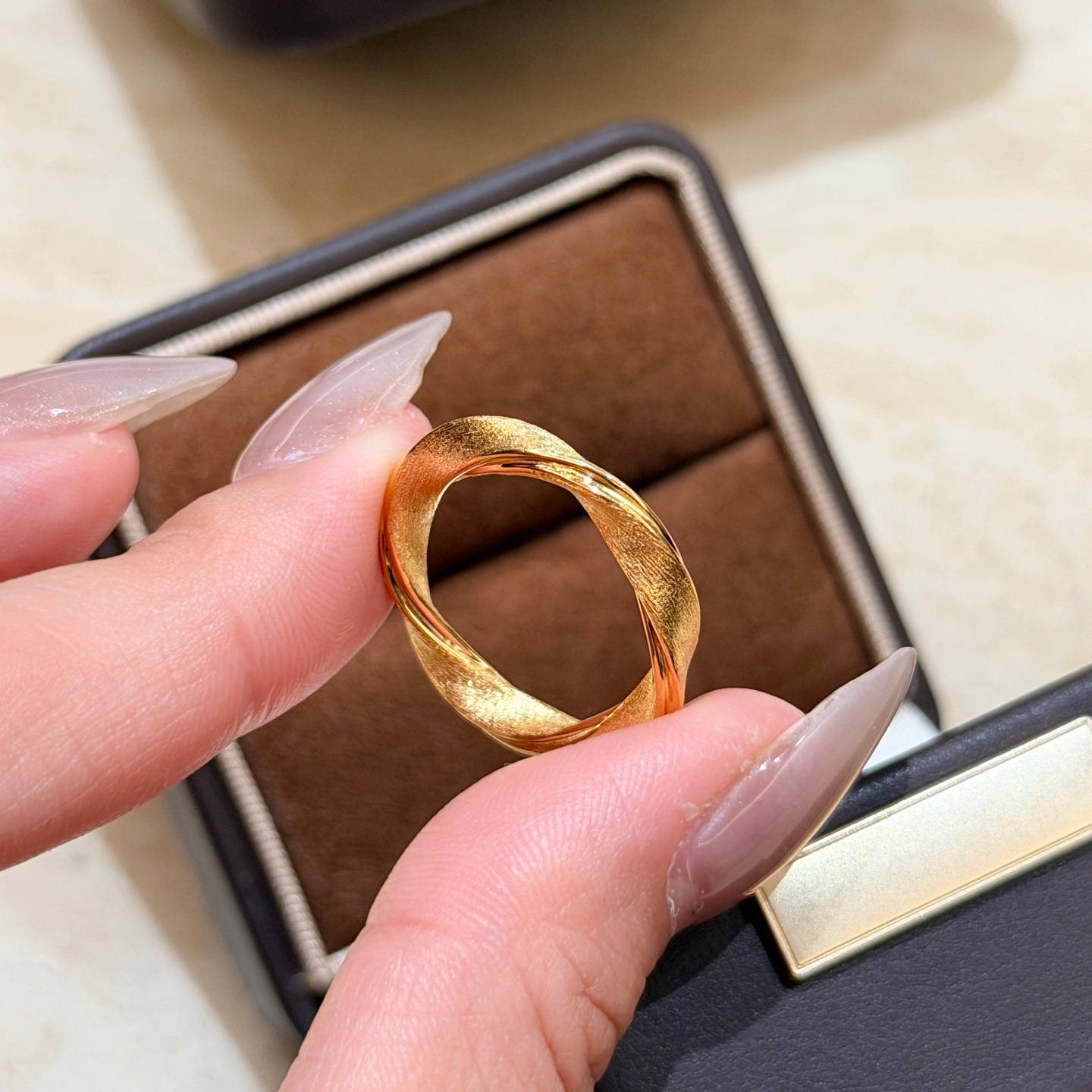 Spiral Rotating Frosted Ring Minimalist Luxury Spinner Statement Band - Image 4