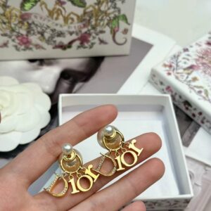 Dior Letter Pearl Earrings – Gold-Plated Elegant Luxury Design