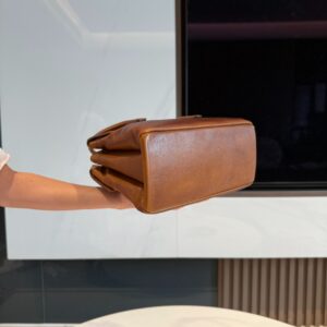 Women’s Calfskin Leather Handbag – Premium Solitaire Style Design