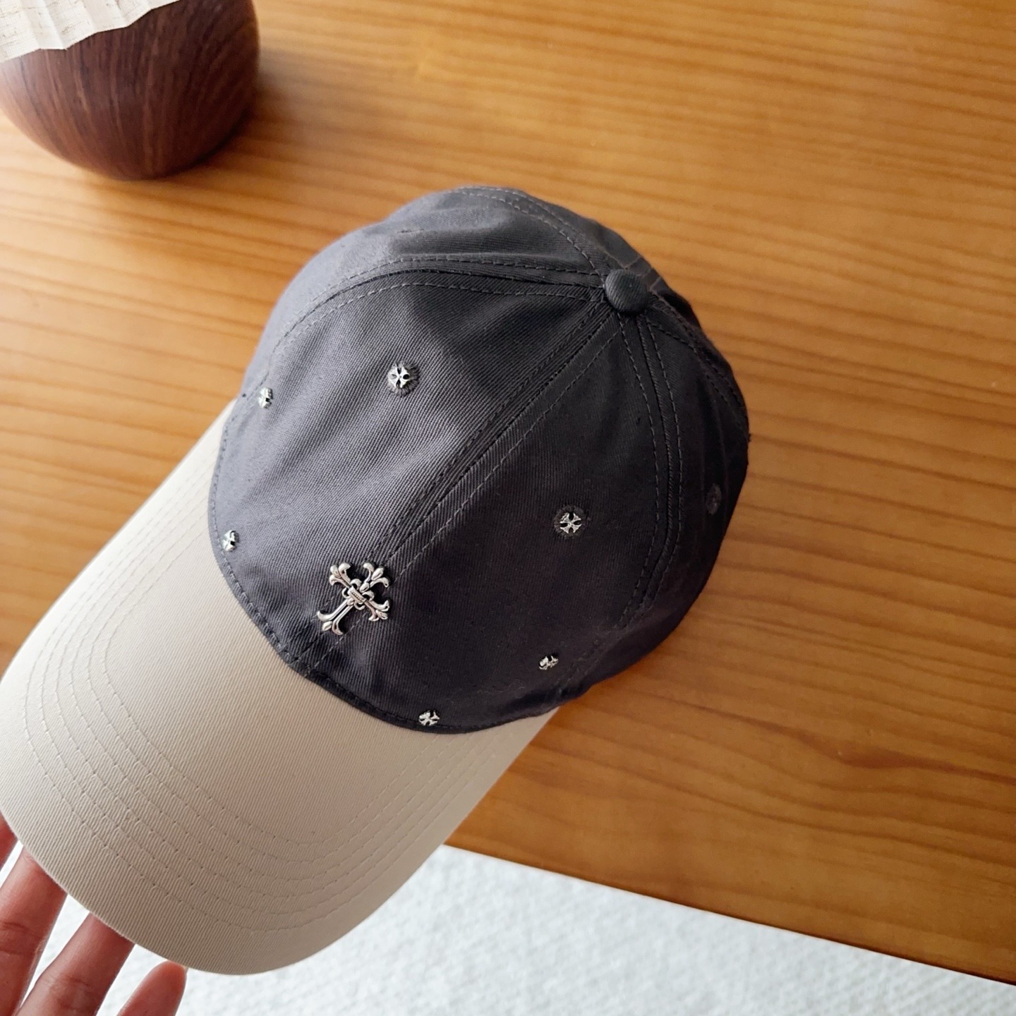Vintage Distressed Baseball Cap – Korean Style Retro Ripped Streetwear Design - Image 4