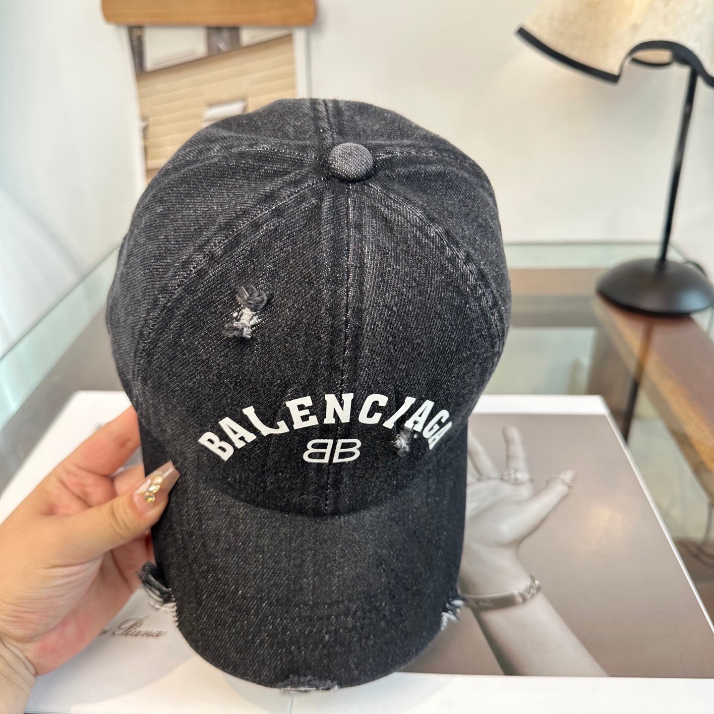 Letter Logo Baseball Cap – New Arrival Minimal Fashion Unisex Style - Image 8