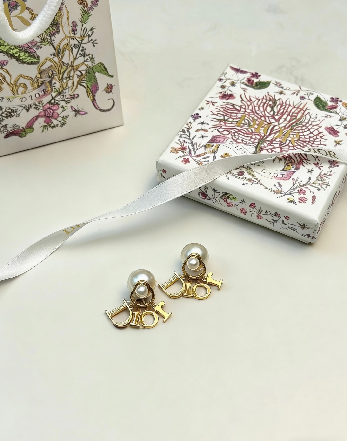 Dior Letter Pearl Earrings – Gold-Plated Elegant Luxury Design - Image 2