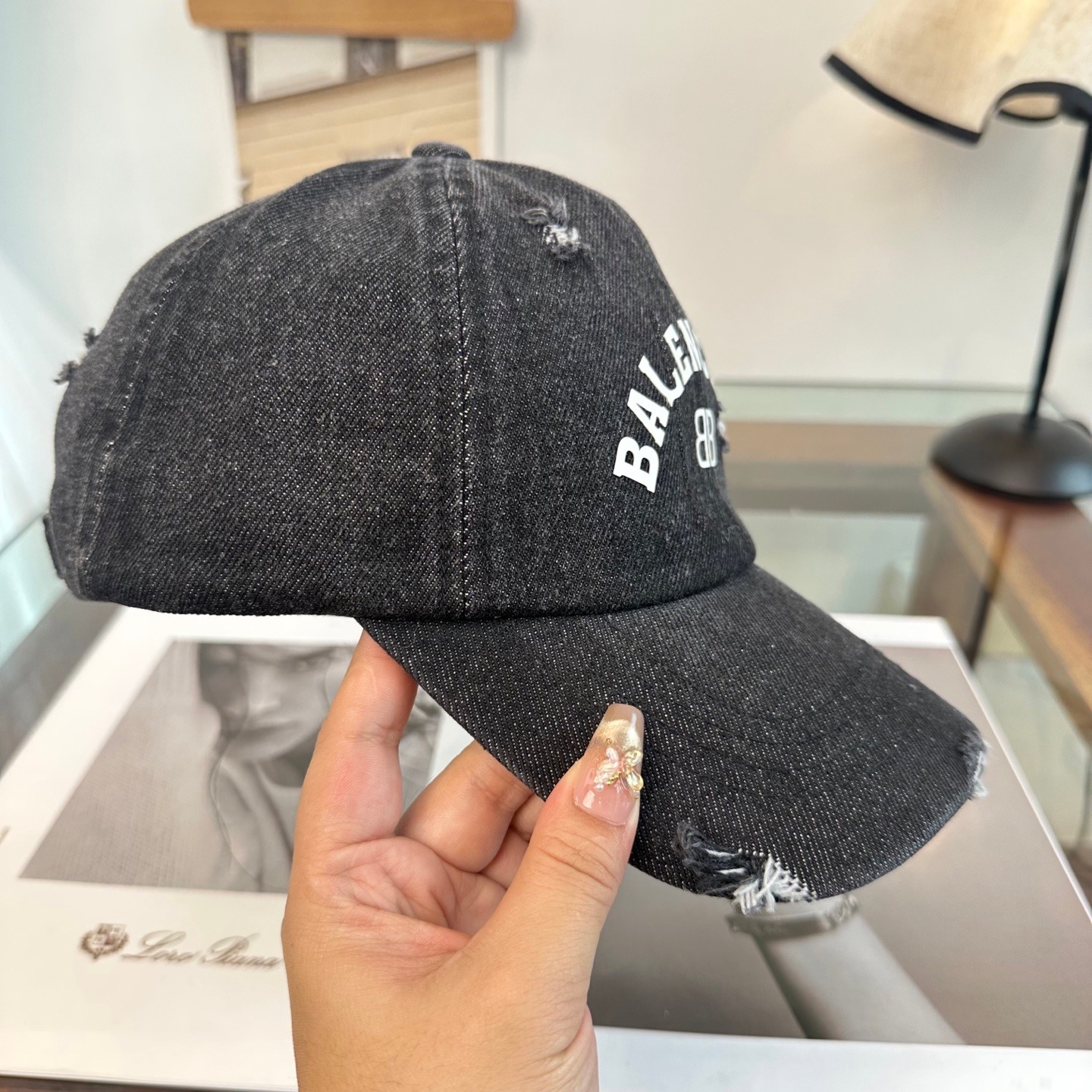 Letter Logo Baseball Cap – New Arrival Minimal Fashion Unisex Style - Image 7
