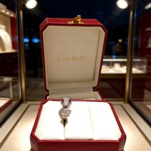 Cartier-Style V Gold Ring Premium Finish | Elegant Luxury Design (Unisex)