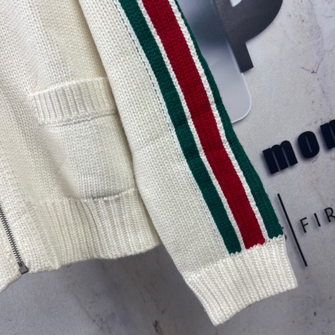 Gucci GU918 Christmas Green Red Wool Ribbon Cardigan Premium Knit Coat - Image 4