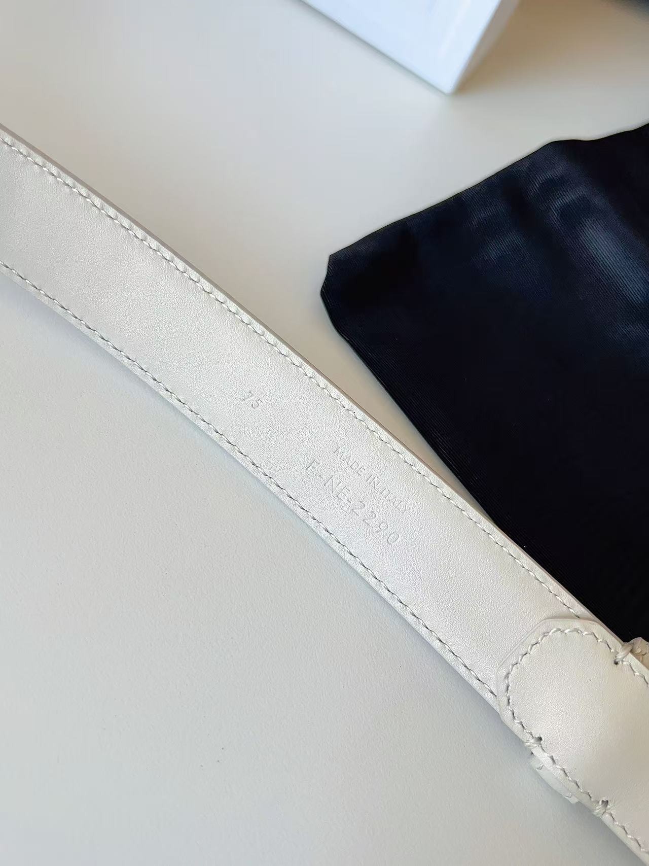 CELINE Arc de Triomphe Oval Buckle Belt - Image 3