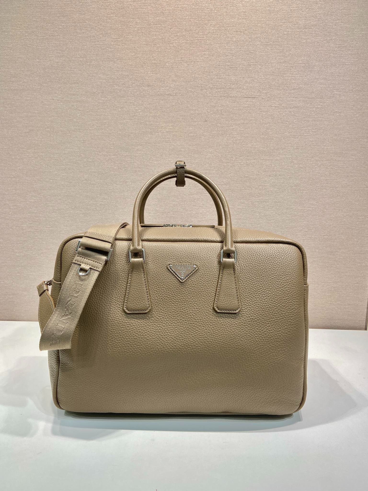 Premium Extra Large Deer Grain Leather Briefcase