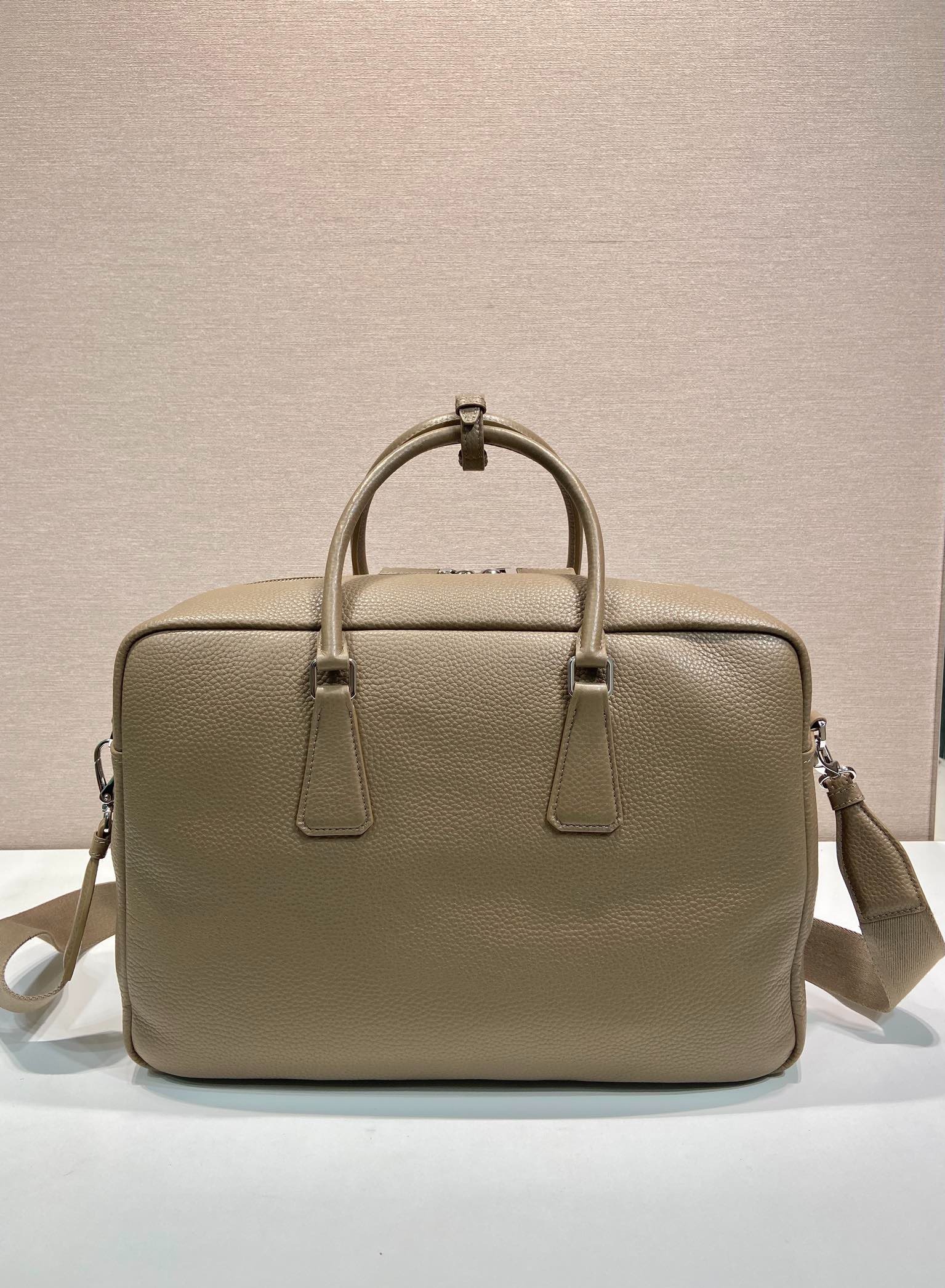 Premium Extra Large Deer Grain Leather Briefcase - Image 5
