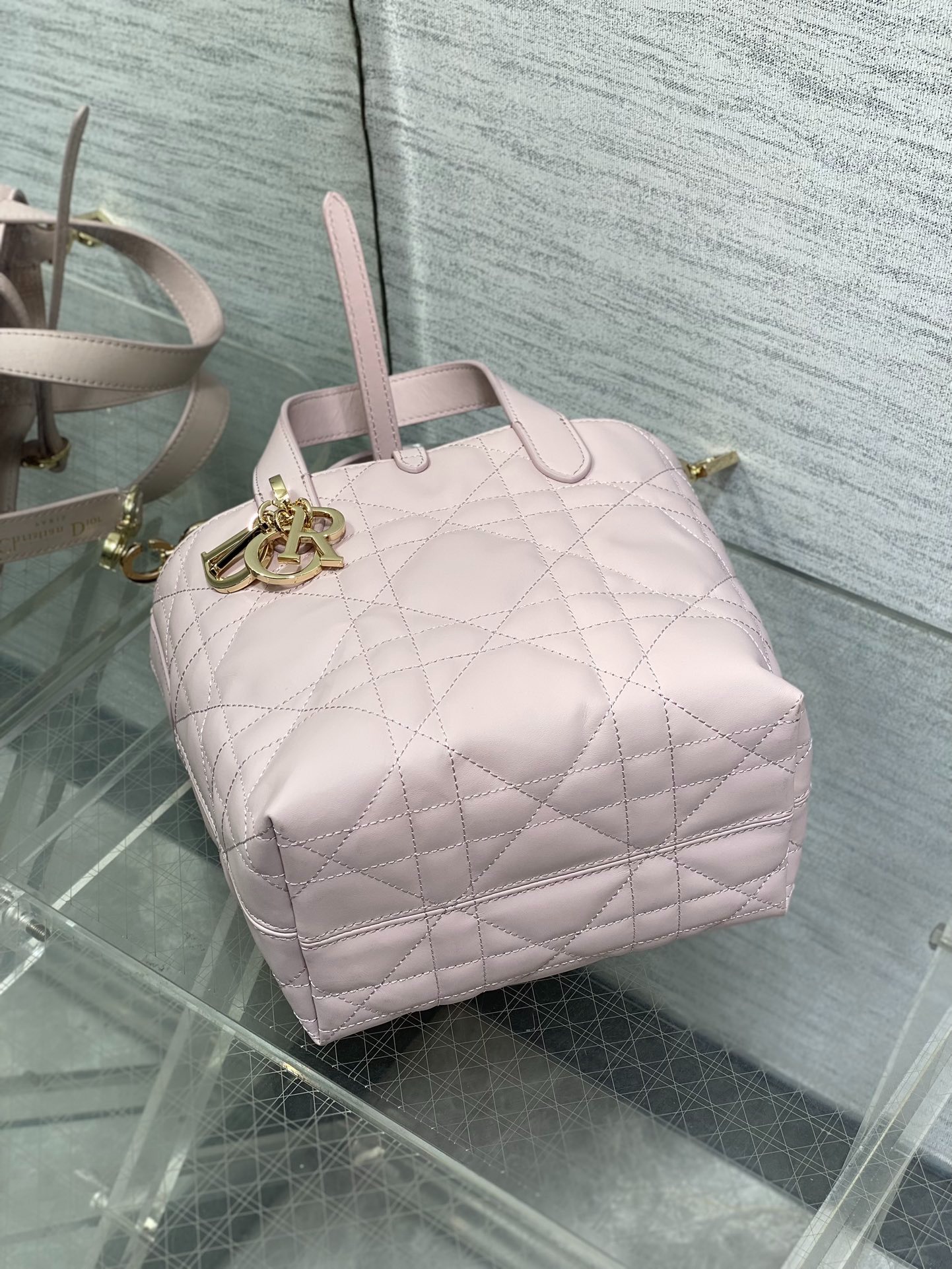 Toujours Vertical Series Small Handbag Sweet Pink Edition - Image 3