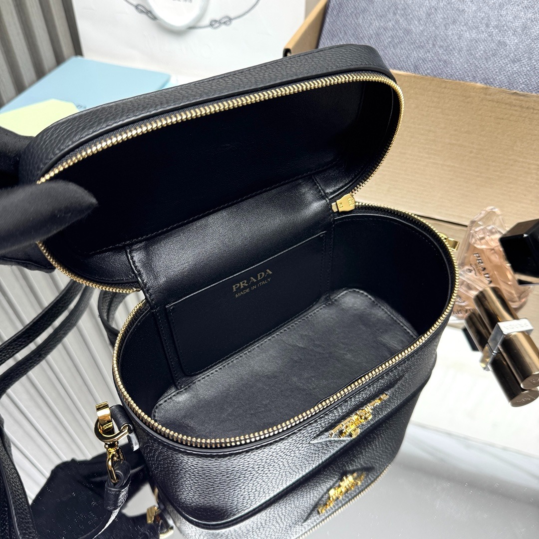Premium Minimalist Box Bag in Deerskin Leather - Image 4